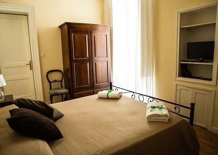 فندق مبيت وإفطار Casa Elide 4*